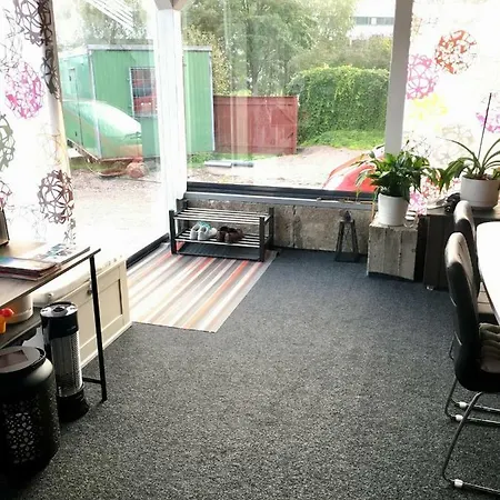 Private With Own Entrance And 100 M2 Terrace Next To Airport, Helsinki, And Public Transportation Apartament