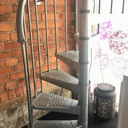 Private With Own Entrance And 100 M2 Terrace Next To Airport, Helsinki, And Public Transportation Apartment